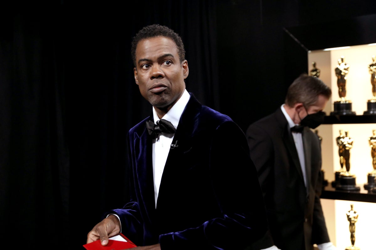 Chris Rock se dirige a Will Smith Oscars Slap por primera vez en Standup Show
