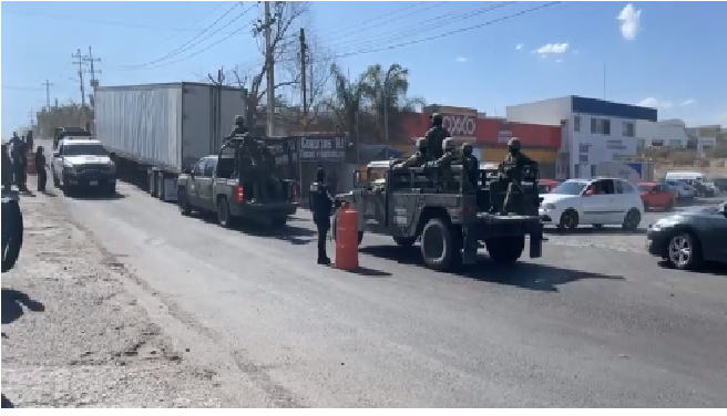3 muertos y 2 policías heridos, hay enfrentamiento entre policías y delincuentes, en límites con Querétaro
