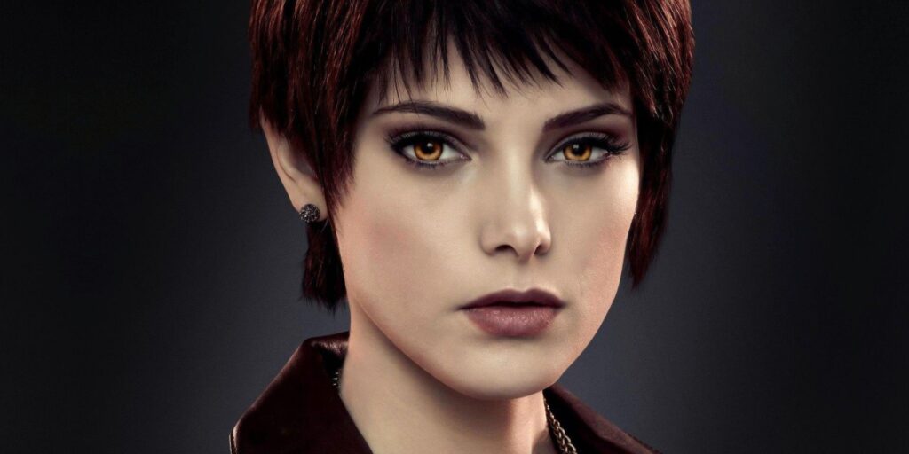 A la estrella de Crepúsculo no le importa que los fans aún la reconozcan como Alice Cullen