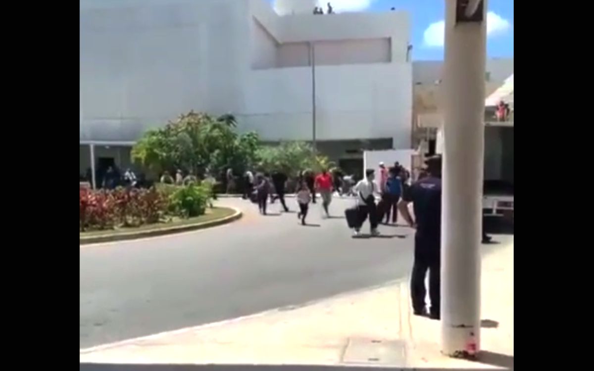 Aeropuerto de Cancún descarta balacera o explosión en su interior | Videos