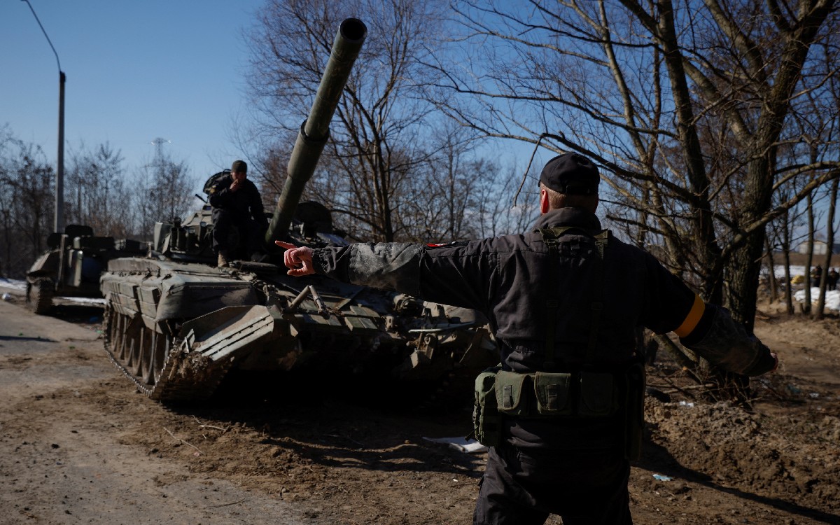 Al menos 1,300 militares ucranianos han muerto durante la invasión rusa: Zelensky