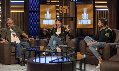 Leonor Watling con Arturo González-Campos y Dani Rovira durante el primer programa de 'Mi año favorito'.