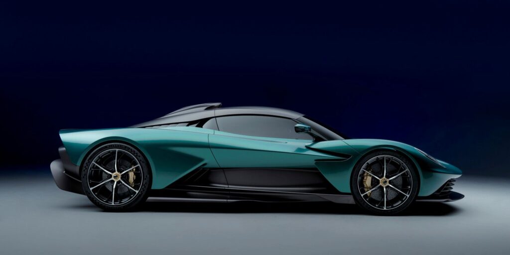 Aston Martin crea sus propias baterías para vehículos eléctricos para adaptarse mejor a la marca