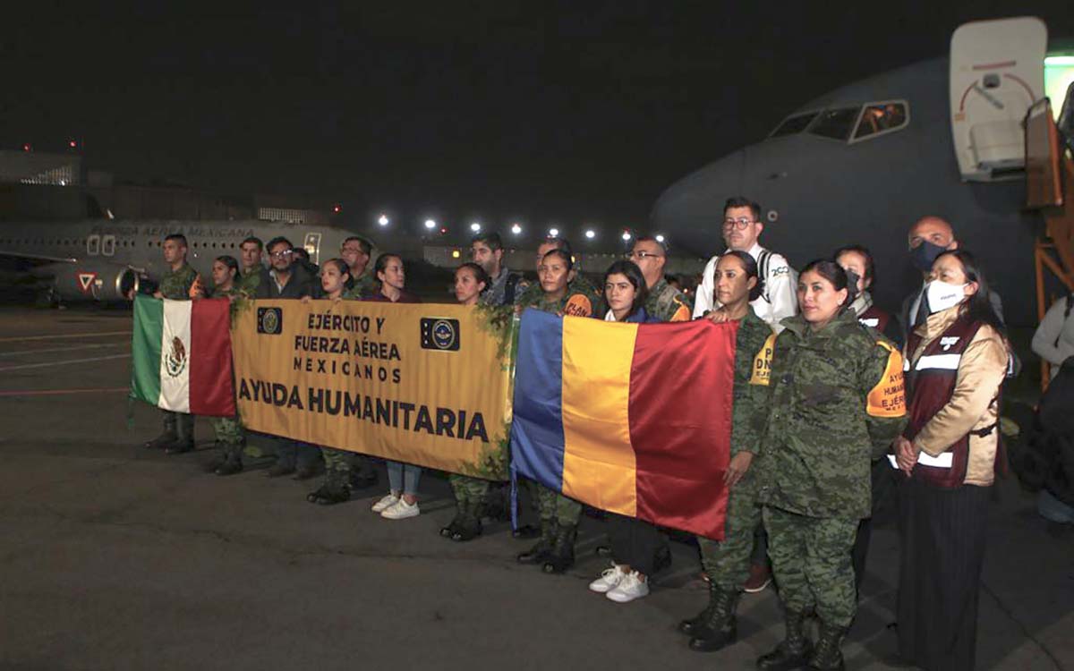 Aterriza en la CDMX segundo vuelo de la Fuerza Aérea con mexicanos evacuados de Ucrania