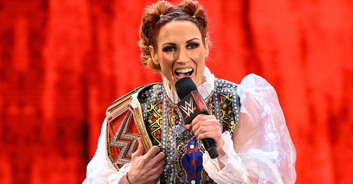 Becky Lynch hospitalizada tras lesión en WWE House Show