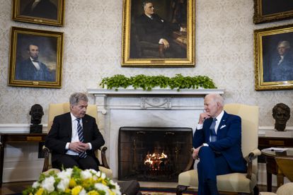 El presidente de Finlandia, Sauli Niinistö, y el presidente de EE UU, Joe Biden, el viernes en la Casa Blanca.