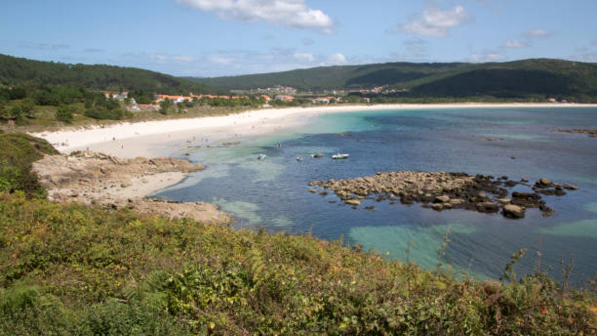Conoce la mejor playa de cada provincia de España, según los viajeros
