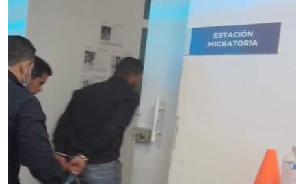 Deportan a los dos colombianos detenidos en Pedro Escobedo por intimidar a deudores