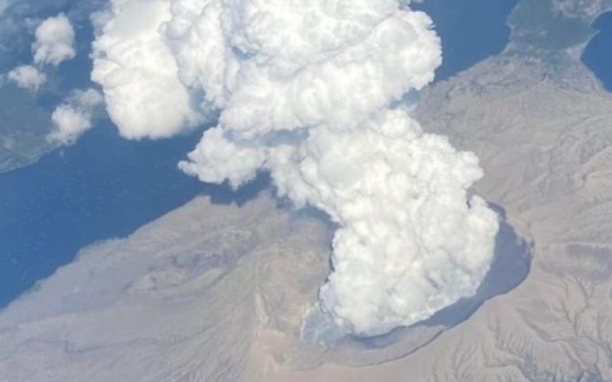 Desalojan al menos a 9 mil personas por erupción del volcán Taal en Filipinas