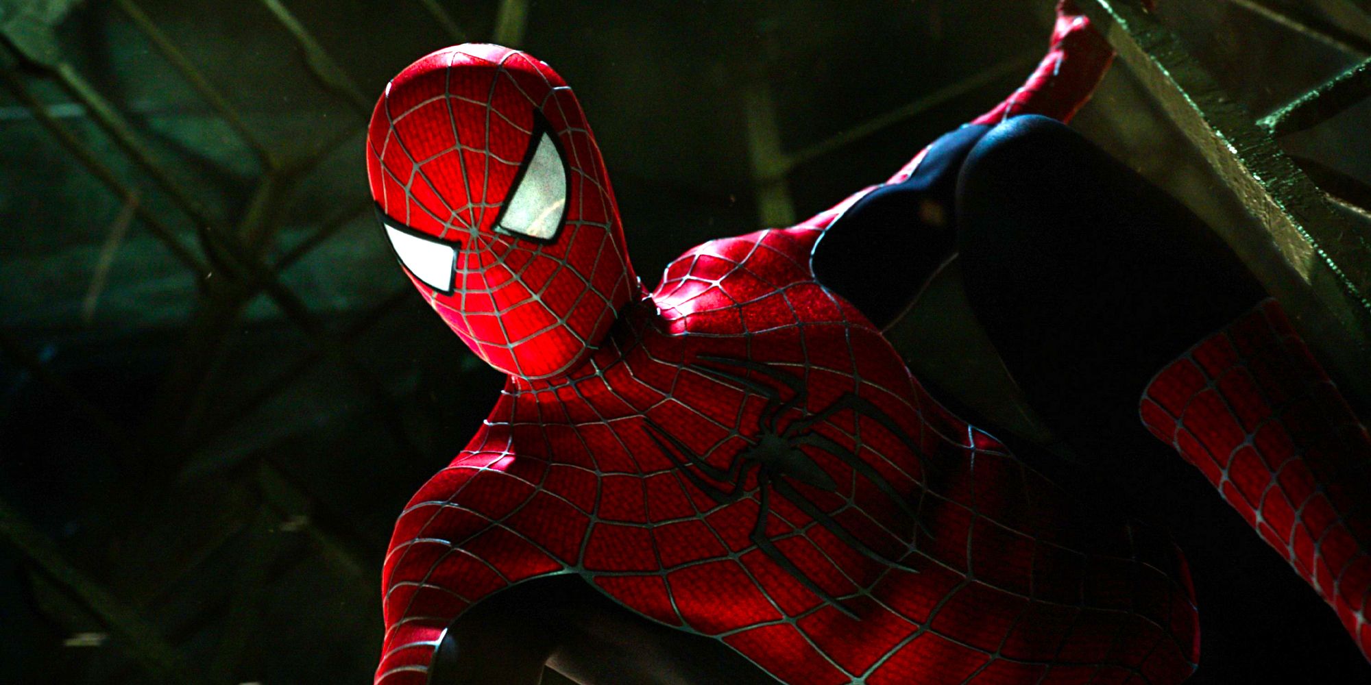 El disfraz de Spider-Man: No Way Home de Tobey Maguire se muestra en una imagen de primer plano