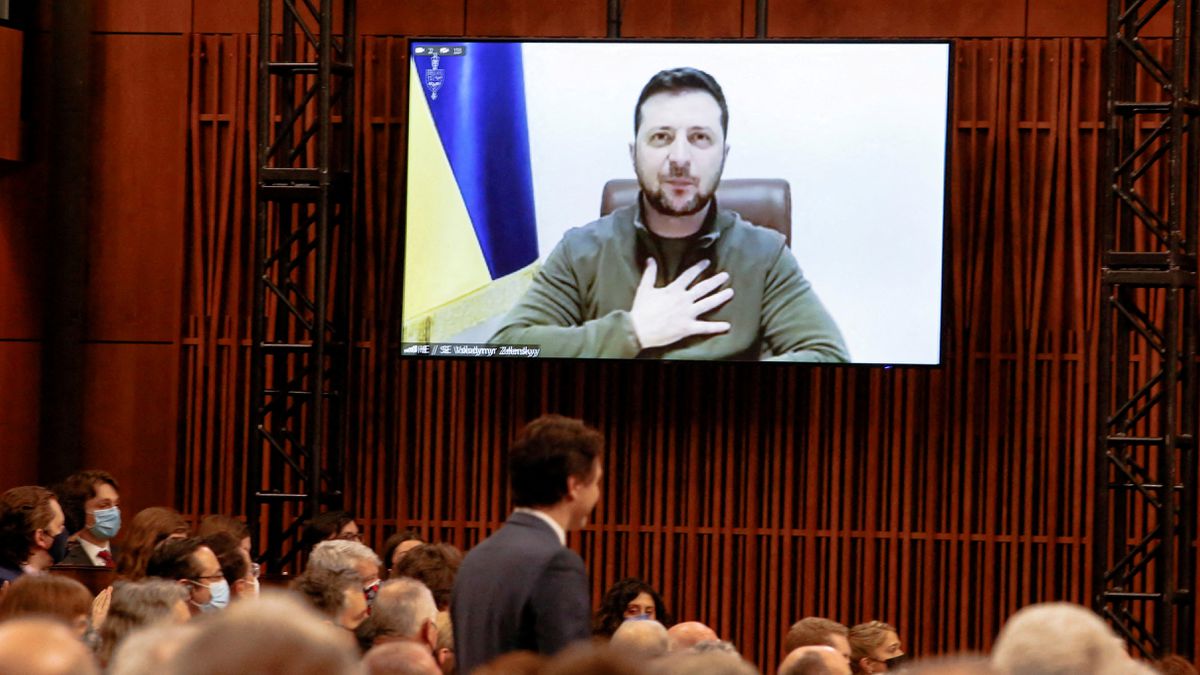 El presidente de Ucrania se dirige por videoconferencia al Parlamento canadiense