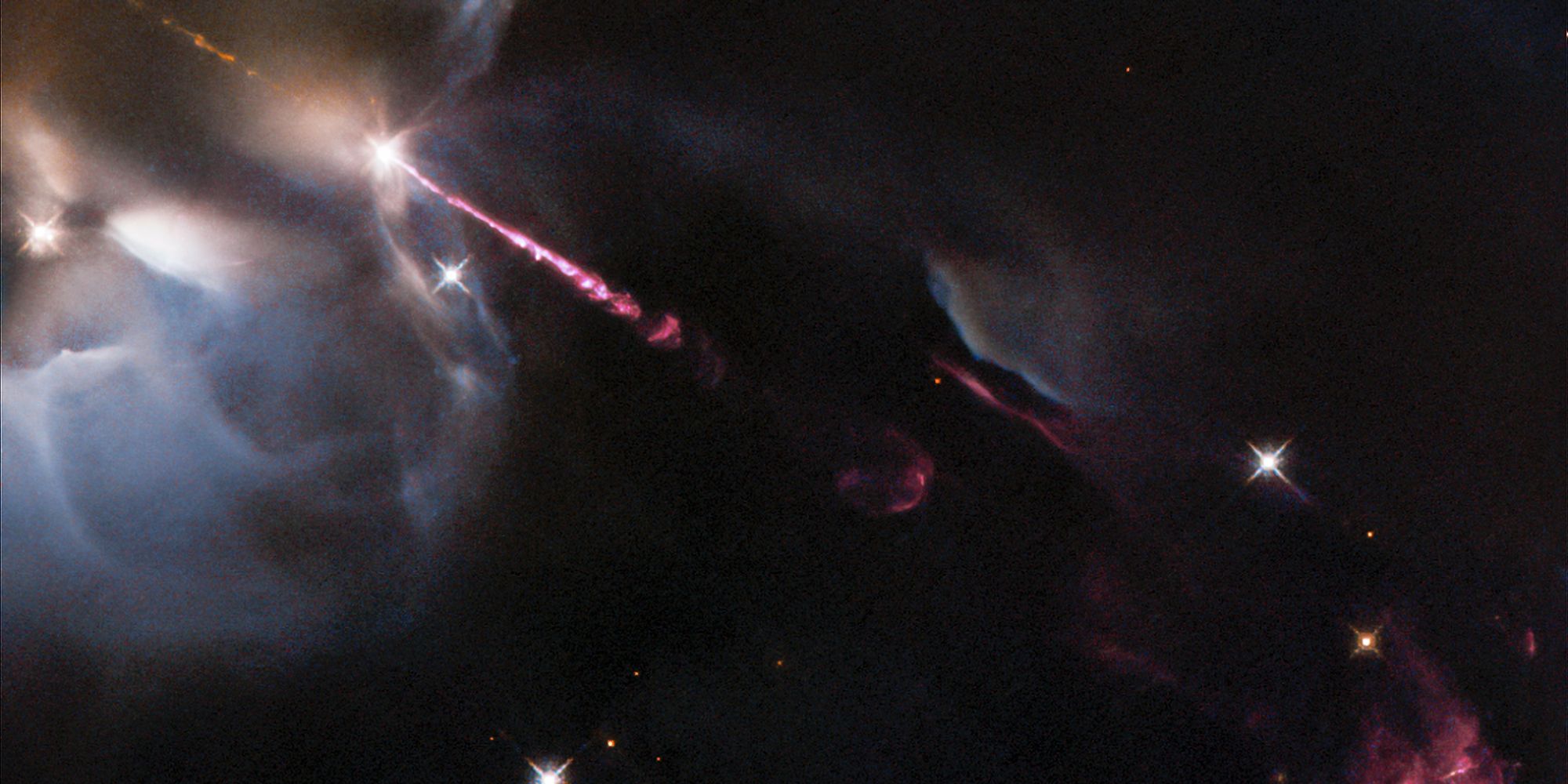 Esta foto del Hubble de una estrella bebé lanzando una 'rabieta estelar' es una locura