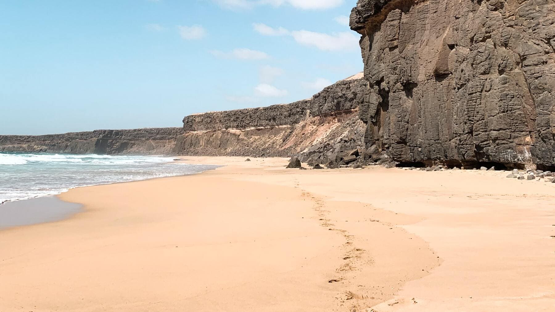 Esta playa de España es una de las más contaminadas de Europa