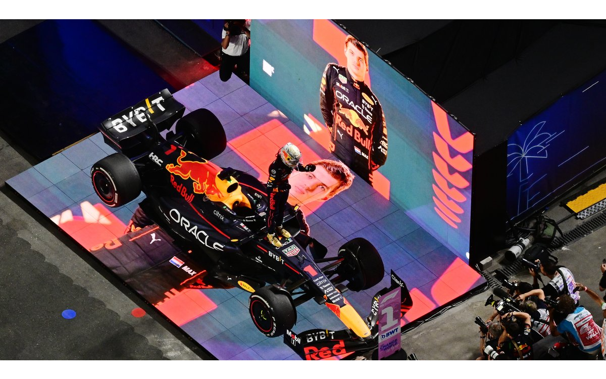 F1: Doma Max Verstappen al Cavallino Rampante en el Gran Premio de Arabia Saudita | Video