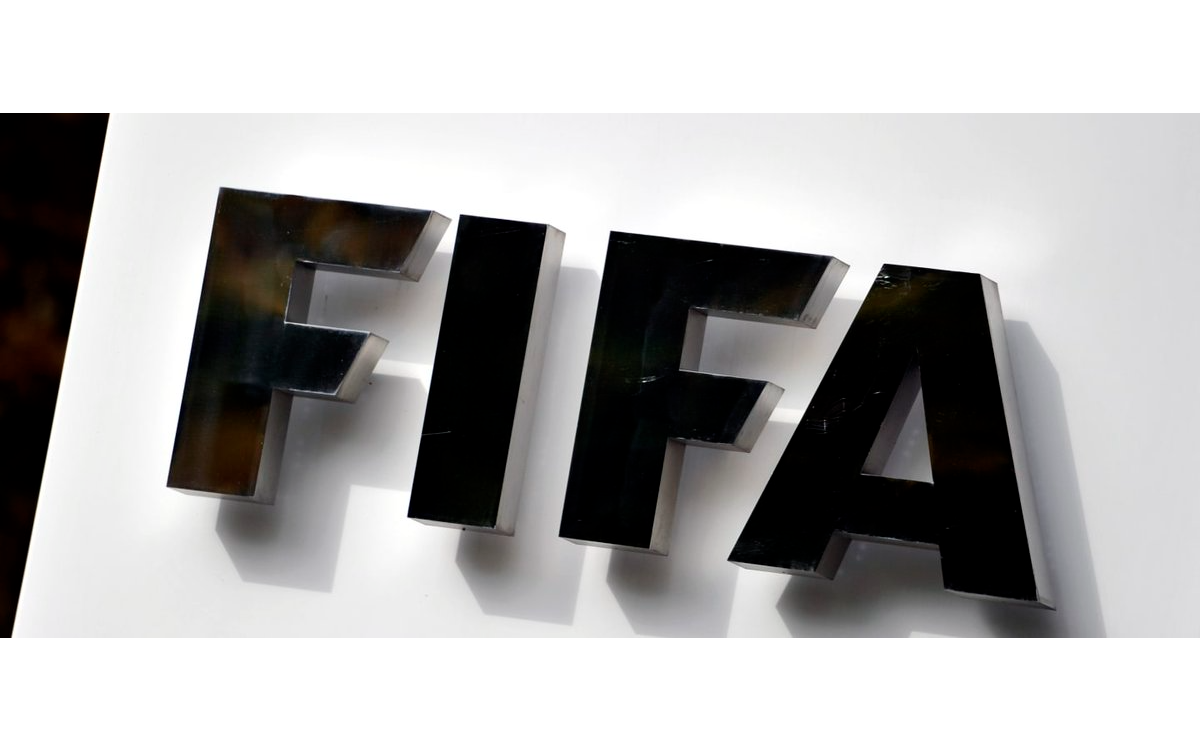 FIFA suspende contratos de extranjeros en Ucrania y Rusia | Tuit