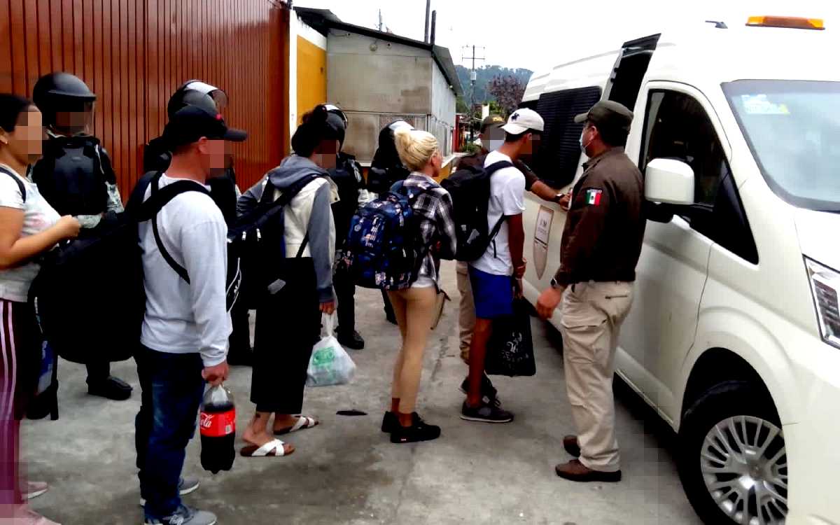 Federales localizan a 150 migrantes ‘hacinados’ en hotel de Chiapas