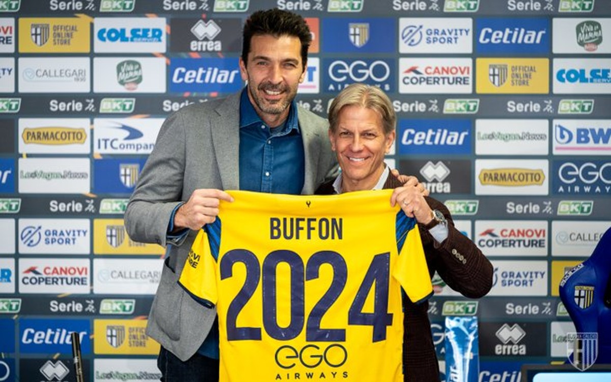 Firma Gianluigi Buffon con Parma hasta el 2024 | Video