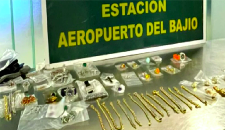 Incautan a dos “gringas” costosas joyas por un valor de 43 millones de pesos, ocultas en maleta