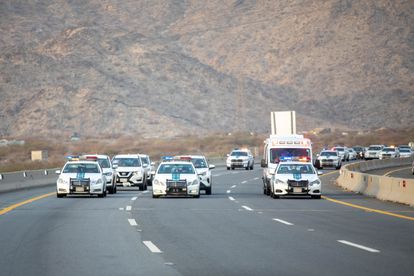 Unos coches de la policía saudí, en julio de 2020 cerca de La Meca.