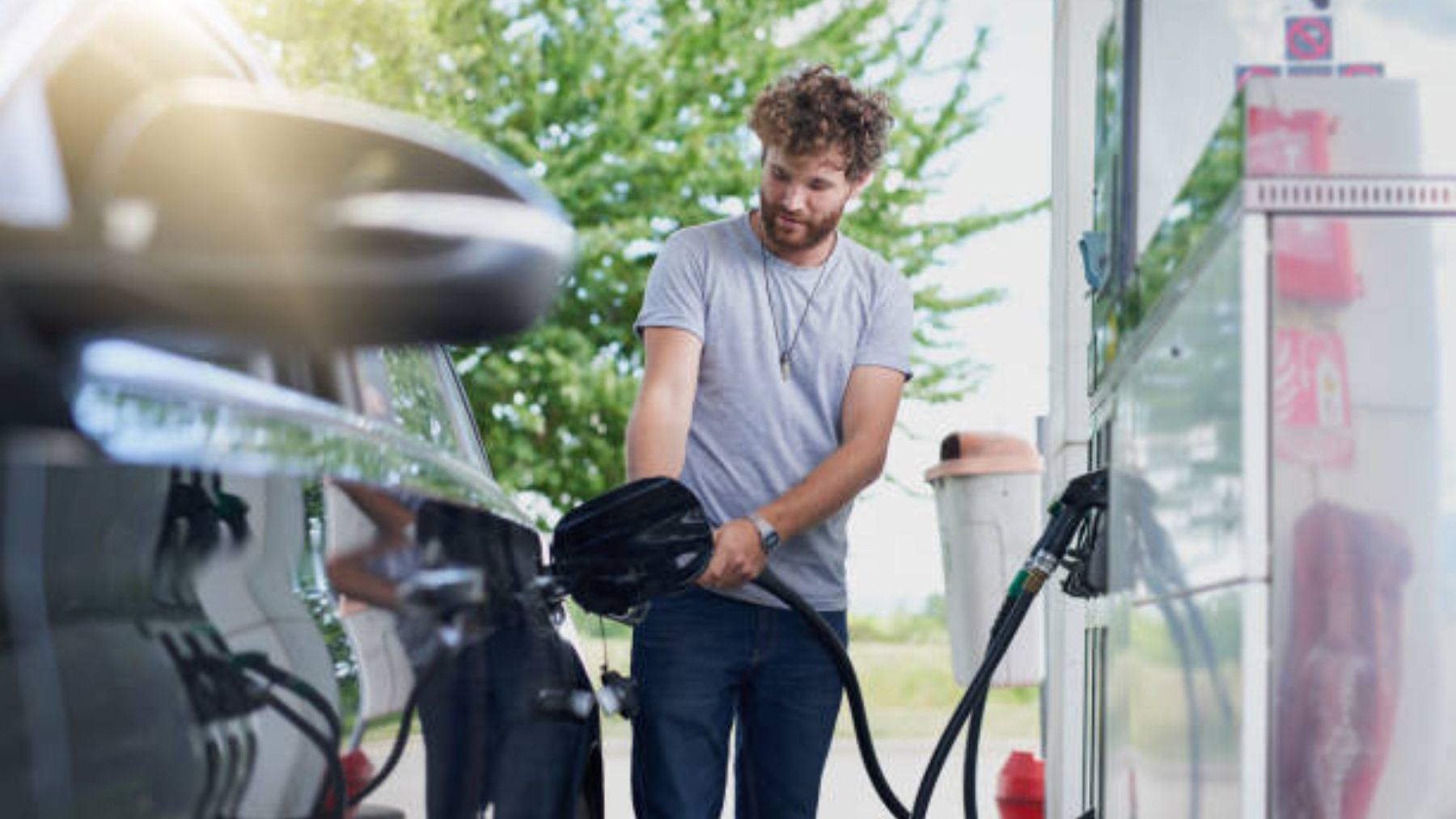 La razón por la que a tanta gente le gusta el olor a gasolina