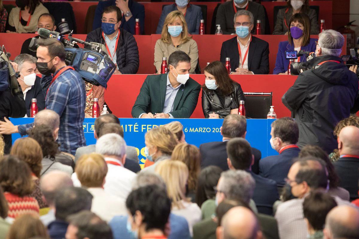 La reunión del PSOE sobre el envío de armas a Ucrania: “Estamos haciendo lo correcto para que se defiendan y resistan”