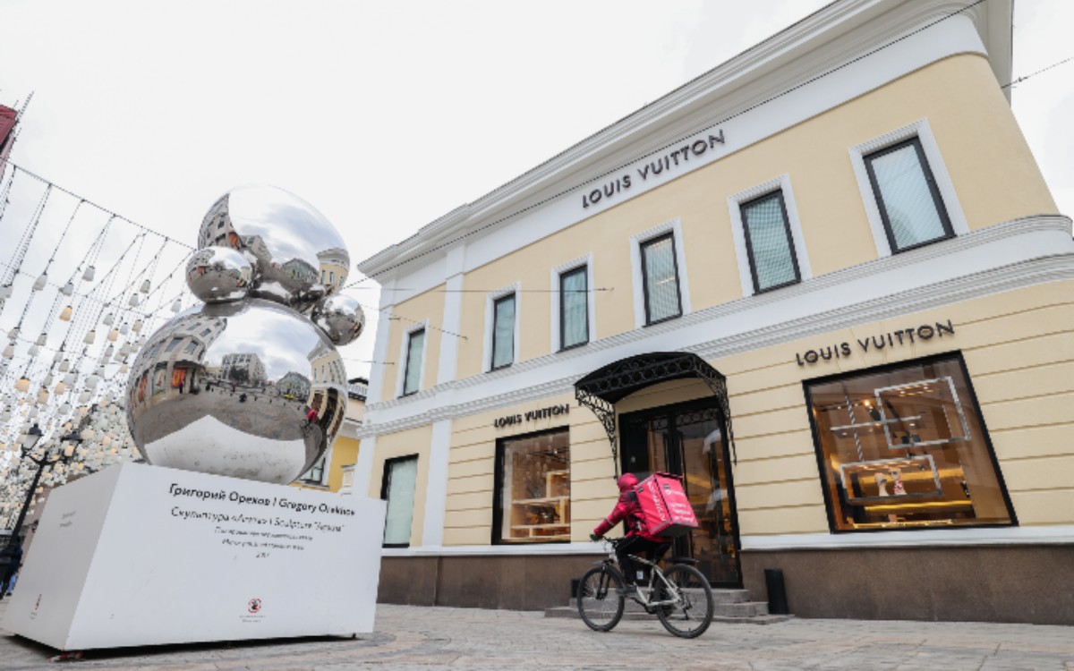 Las grandes marcas de lujo cierran sus tiendas en Rusia