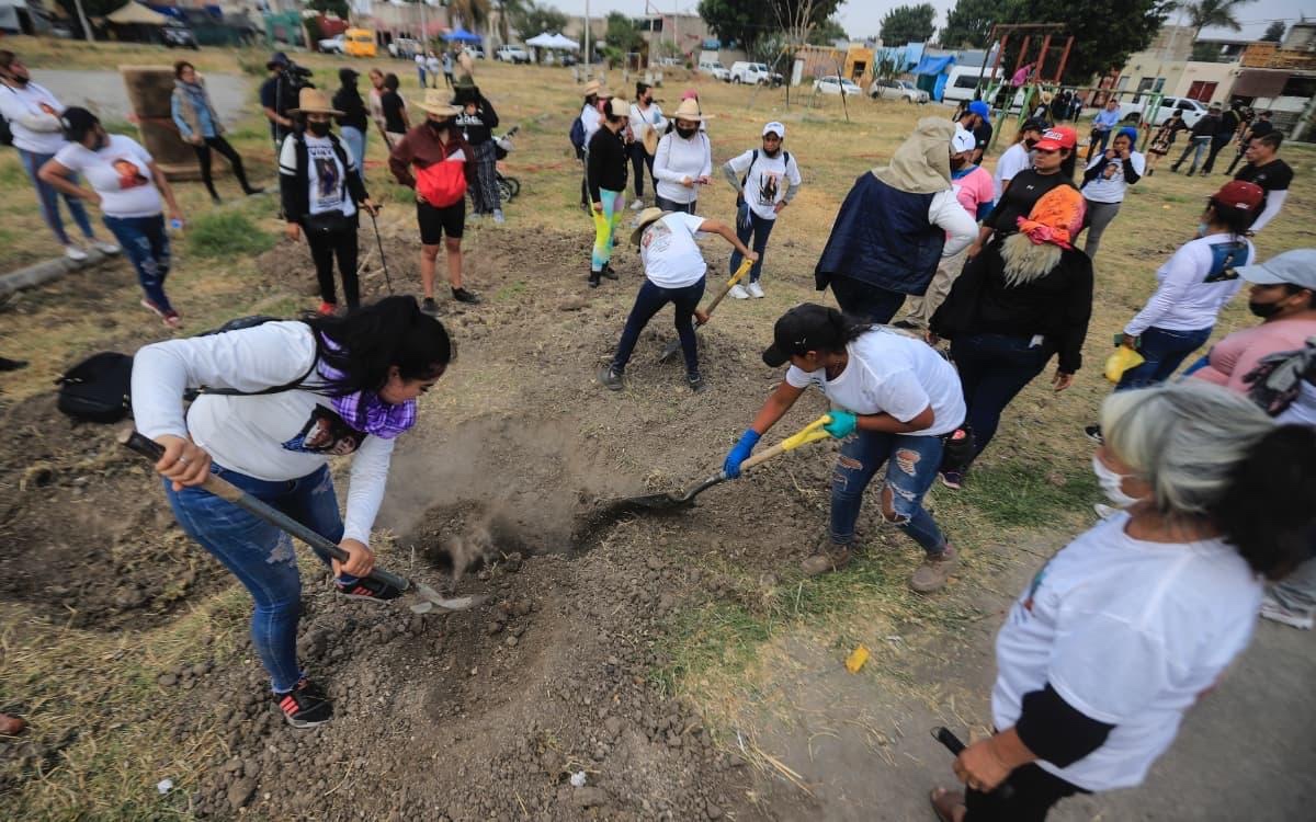 Las madres que llegaron a Jalisco a desenterrar cuerpos y verdades