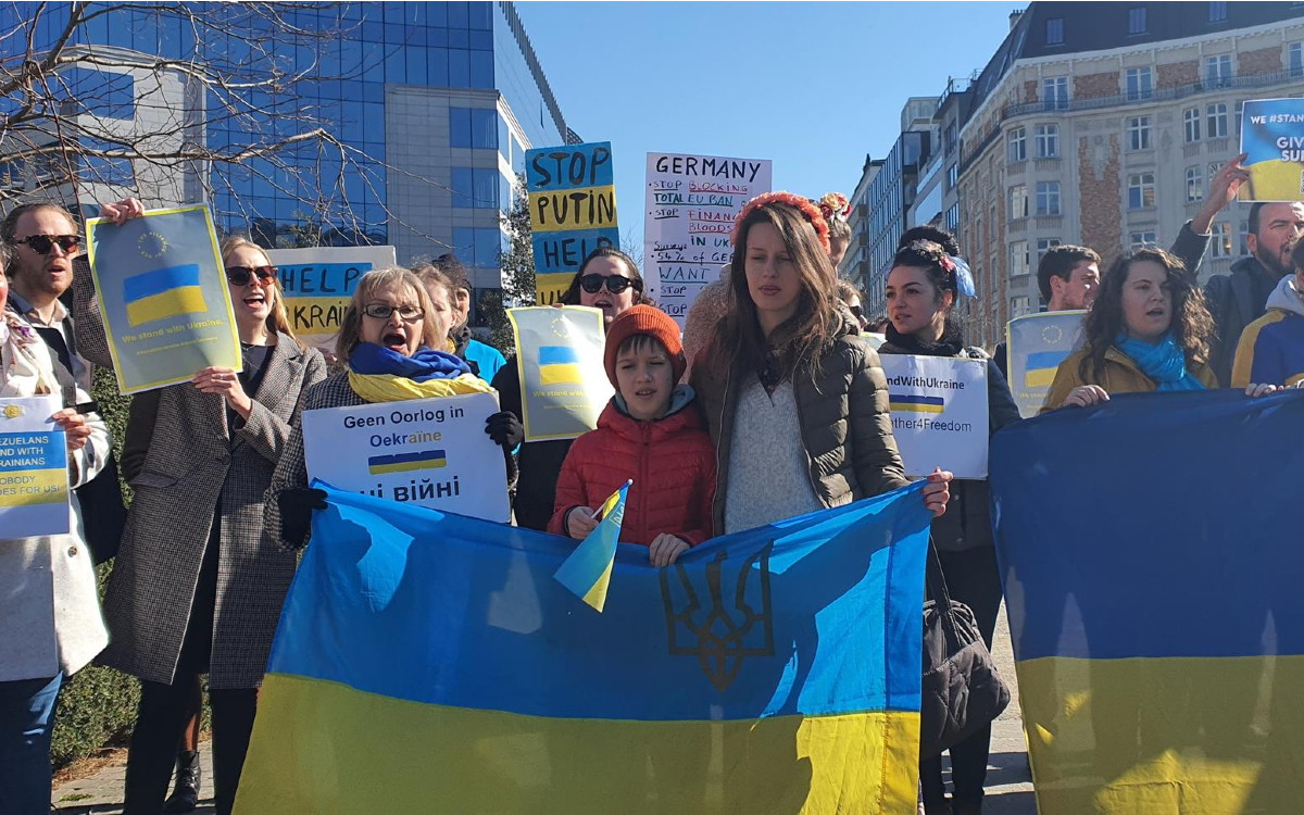 ‘Las mujeres necesitan protección’, claman ucranianas en Bruselas