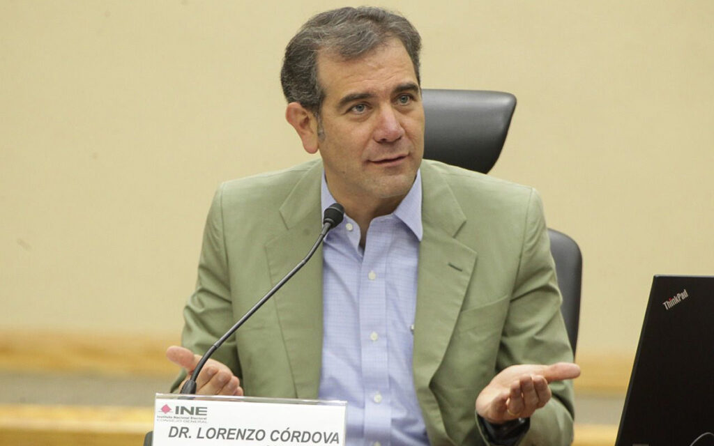 Lorenzo Córdova ve una 'clara y abierta ofensiva' en contra del Instituto Nacional Electoral