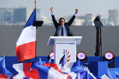 El candidato a la presidencia de Francia, Eric Zemmour, en un acto de campaña en la plaza de Trocadero de París el 27 de marzo.
