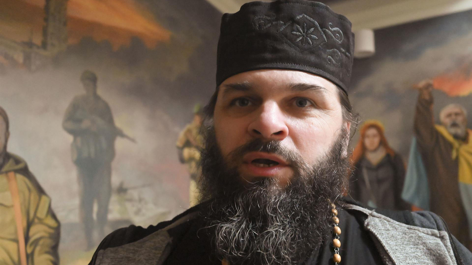 Makariy, el abad que está listo para tomar las armas  en defensa de Ucrania