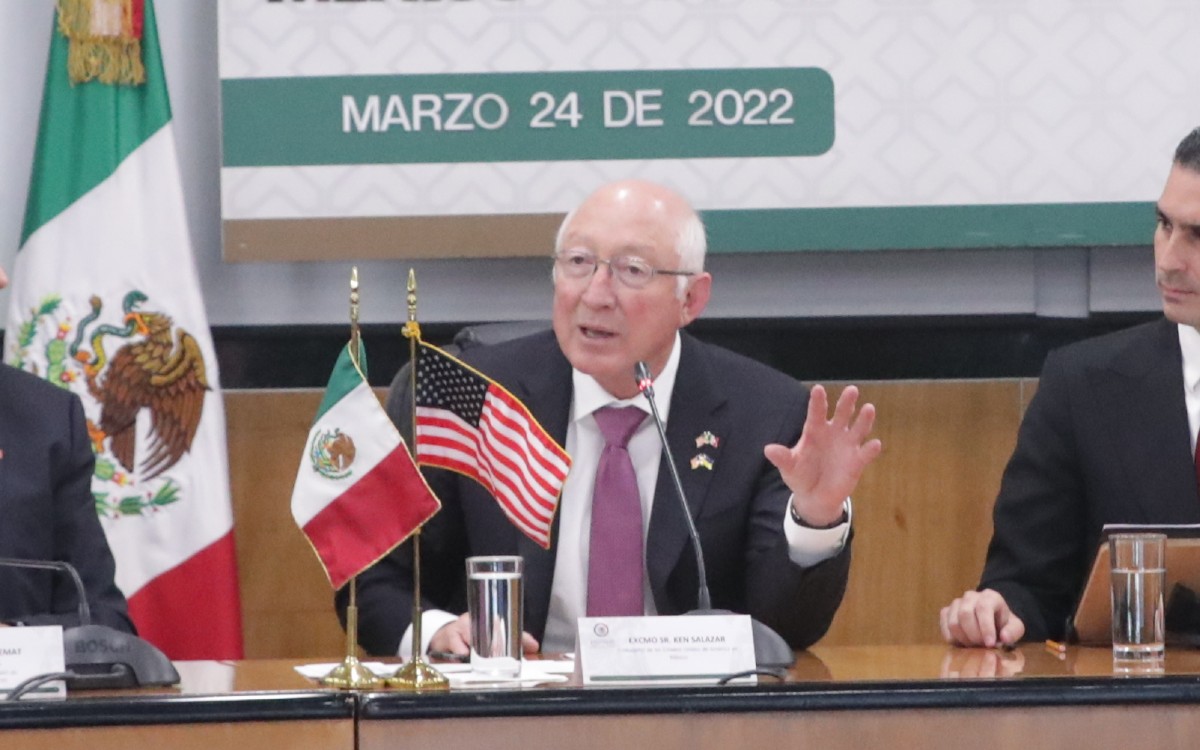 México y Rusia nunca deben ser cercanos, dice Ken Salazar