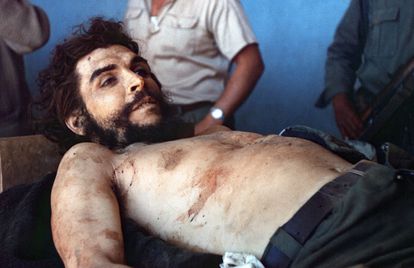 Muere en Bolivia el militar que ejecutó al Che: “Me dijo: ‘Apunte bien, va a matar a un hombre”