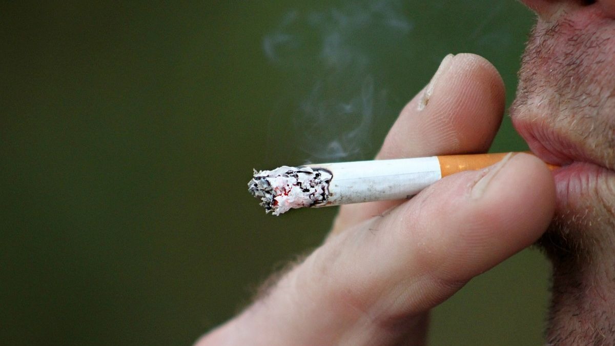 Prohibido fumar, los cigarrillos transmiten el Covid-19, según Sanidad