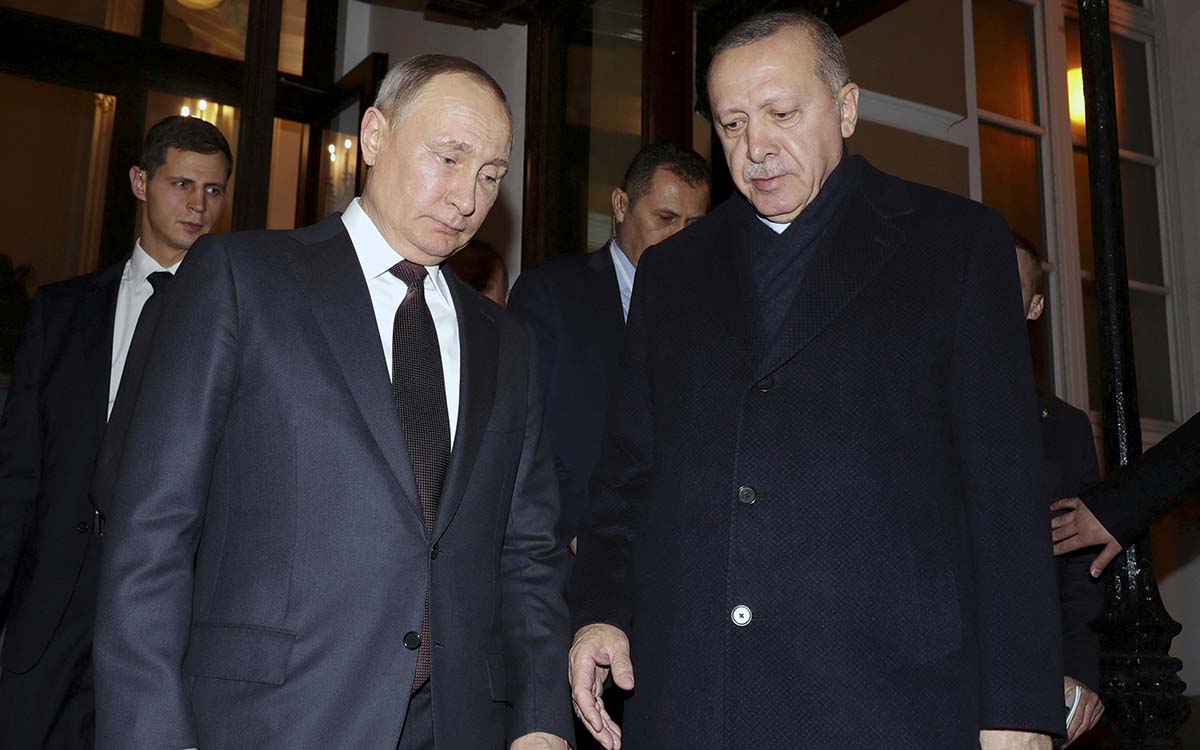 Putin confirma a Erdogan su disposición a negociar con Ucrania con la ayuda de Turquía