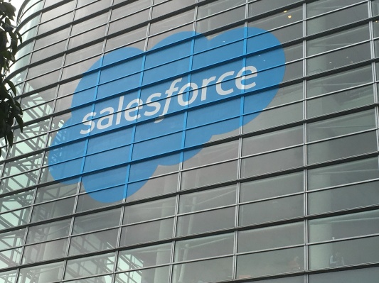 Salesforce Ventures lanza un fondo de impacto de $100 millones para invertir en nuevas empresas en la nube con una misión social