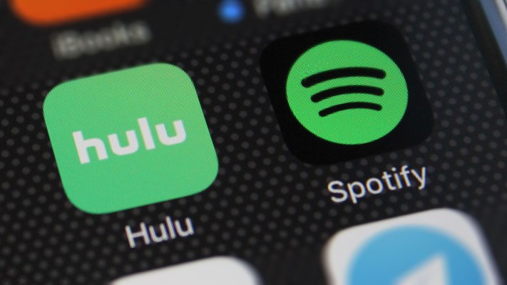 Spotify y Hulu se asocian en un paquete de entretenimiento con descuento, primero dirigido a estudiantes