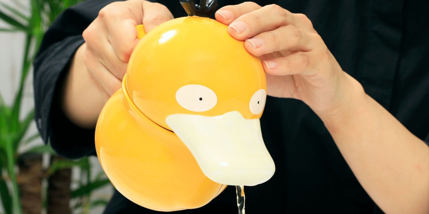 Tetera Pokémon hecha a mano te permitirá beber de la boca de un Psyduck