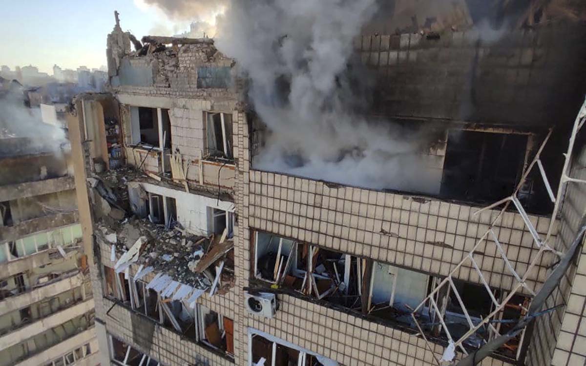 Ucrania: Fuerzas rusas atacan nuevamente zonas residenciales en Kiev
