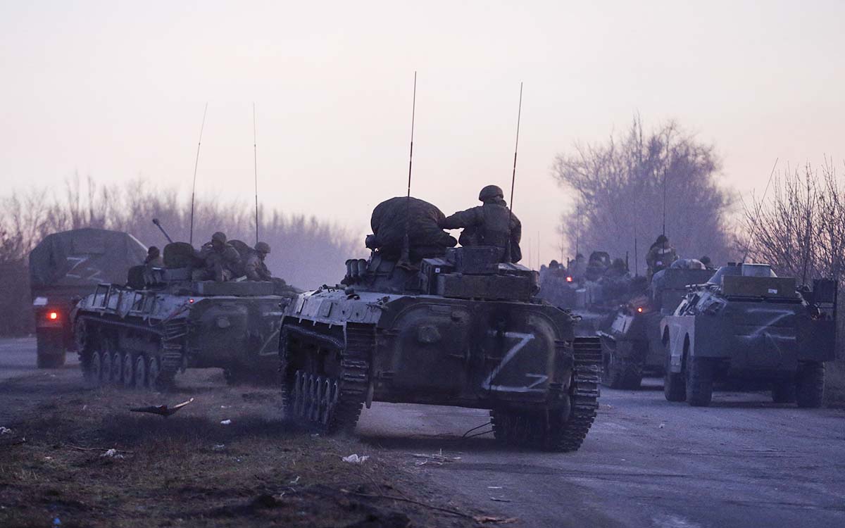 Ucrania afirma que Rusia retira unidades militares de Kiev y Chernígov para centrarse en el este