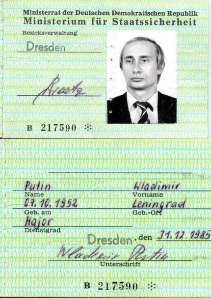 Ficha de Putin como agente del KGB.
