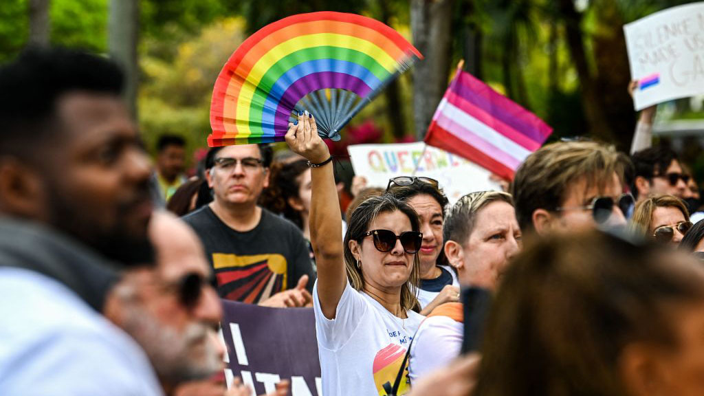 Grupo LGBTQ demanda a Florida por controversial ley “no digas gay”