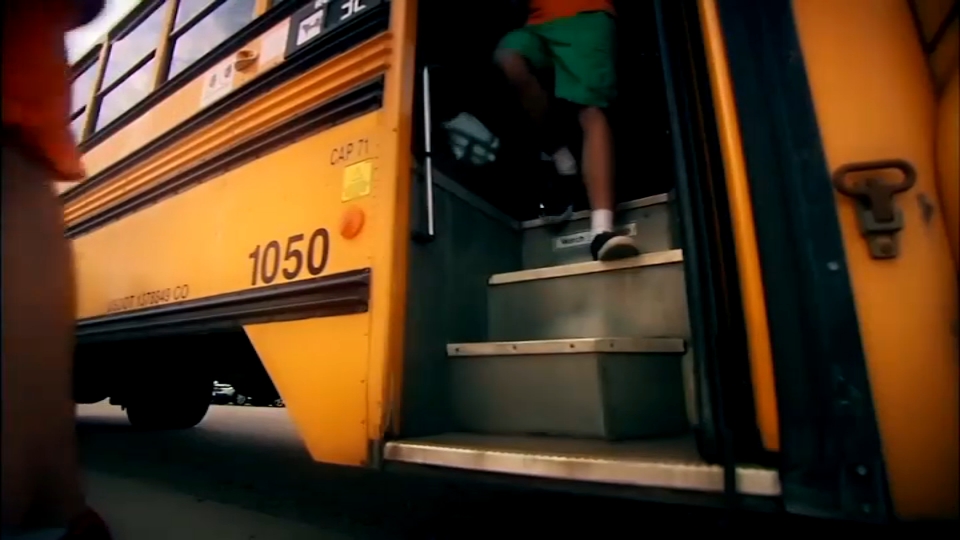niño muere por sobredosis en autobús escolar de Camden