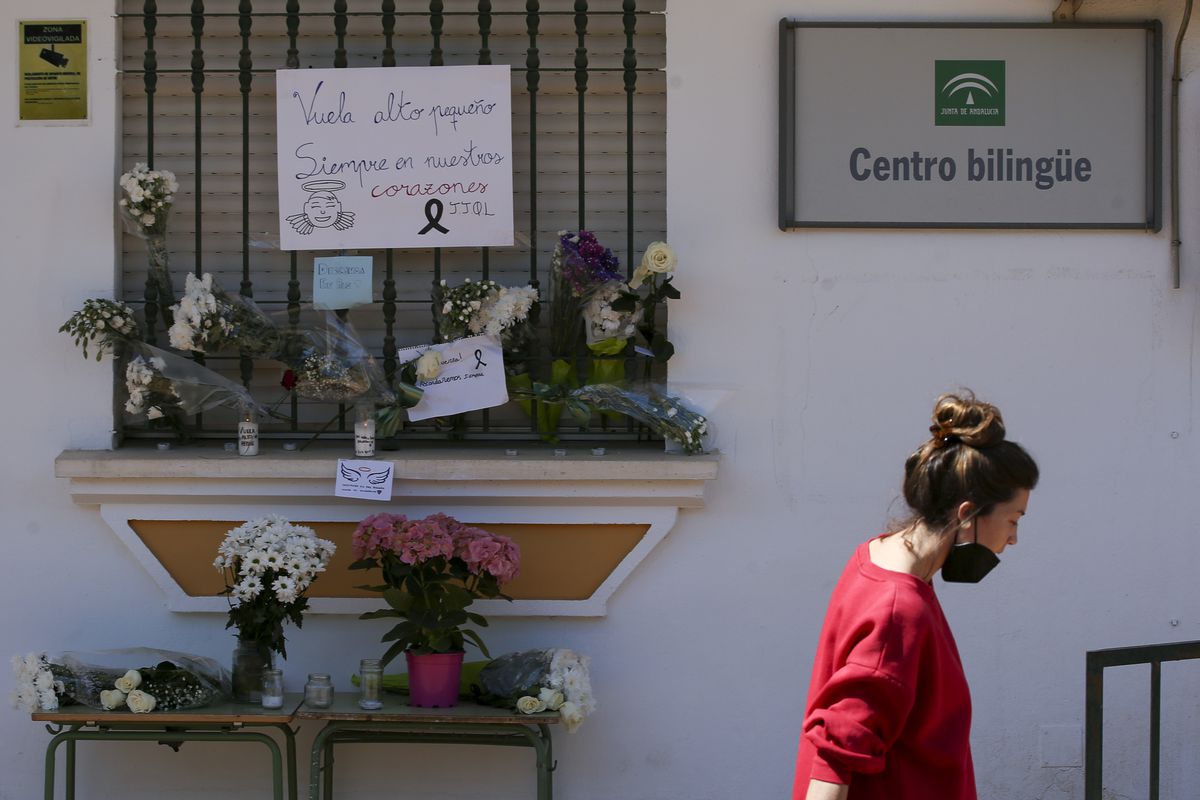 Los docentes, tras la súbita muerte de un estudiante en Málaga: “Queremos personal sanitario en los centros educativos”