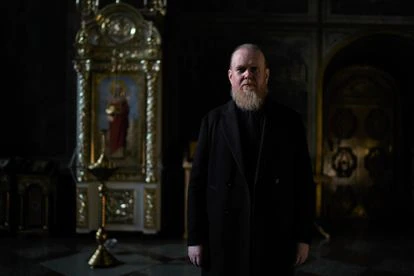 El arzobispo Yevstratii Zoria, portavoz de la Iglesia ortodoxa ucrania del patriarcado de Kiev, fotografiado en el monasterio de San Miguel.