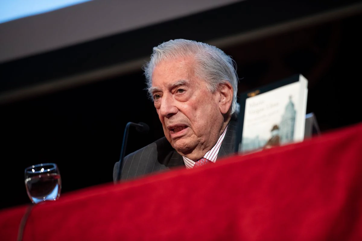 Vargas Llosa discute en pandemia con Pérez Galdós