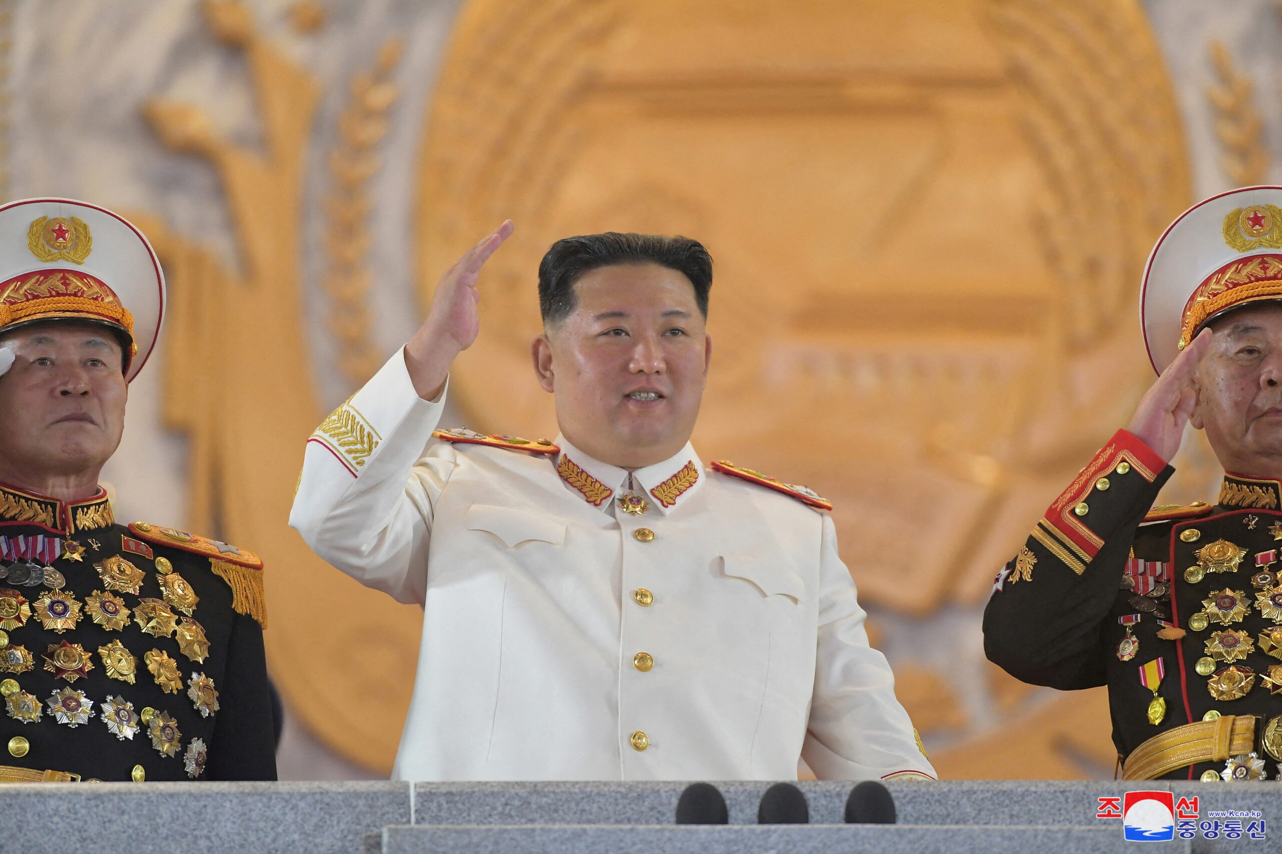 Kim Jong-un promete redoblar el desarrollo del programa nuclear de Corea del Norte