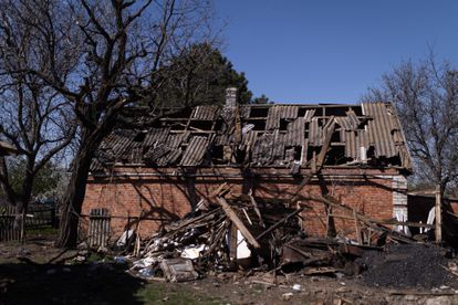 Una vivienda en Mala Tokmachka bombardeada por el Ejército ruso.