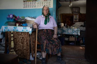 Nadezhda Babesheva, de 87 anos, no quiere abandonar su casa.  