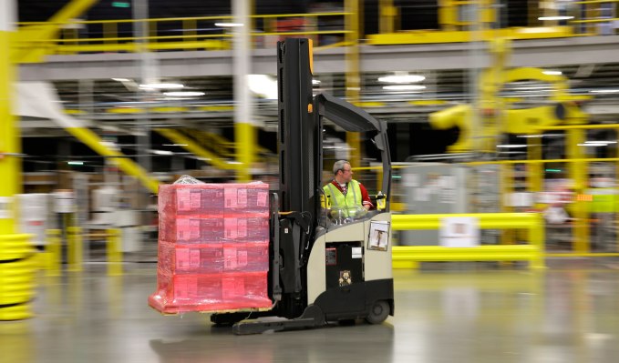 Amazon invierte $ 700 millones para volver a capacitar a un tercio de su fuerza laboral estadounidense para 2025